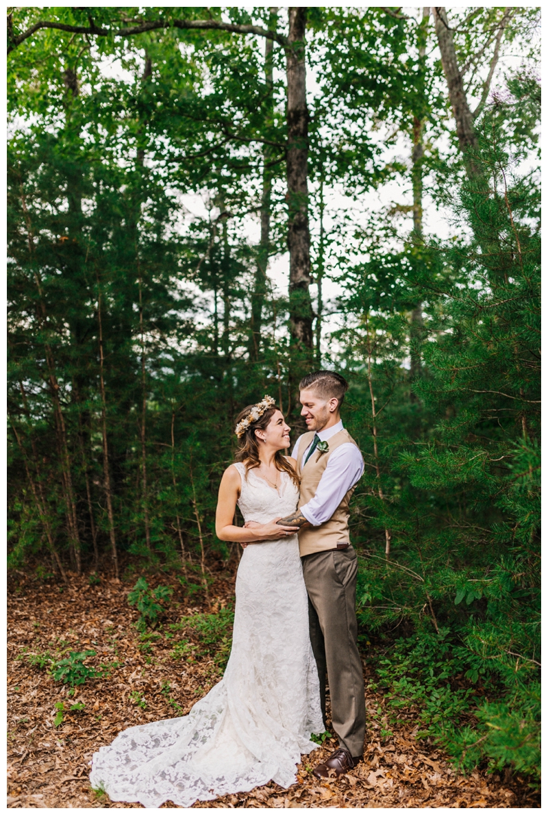 Destination_Wedding_Photographer_Mountain-Top-Cabin-Wedding_Elizabeth-and-Benjamin_Dahlonega-GA_0054.jpg