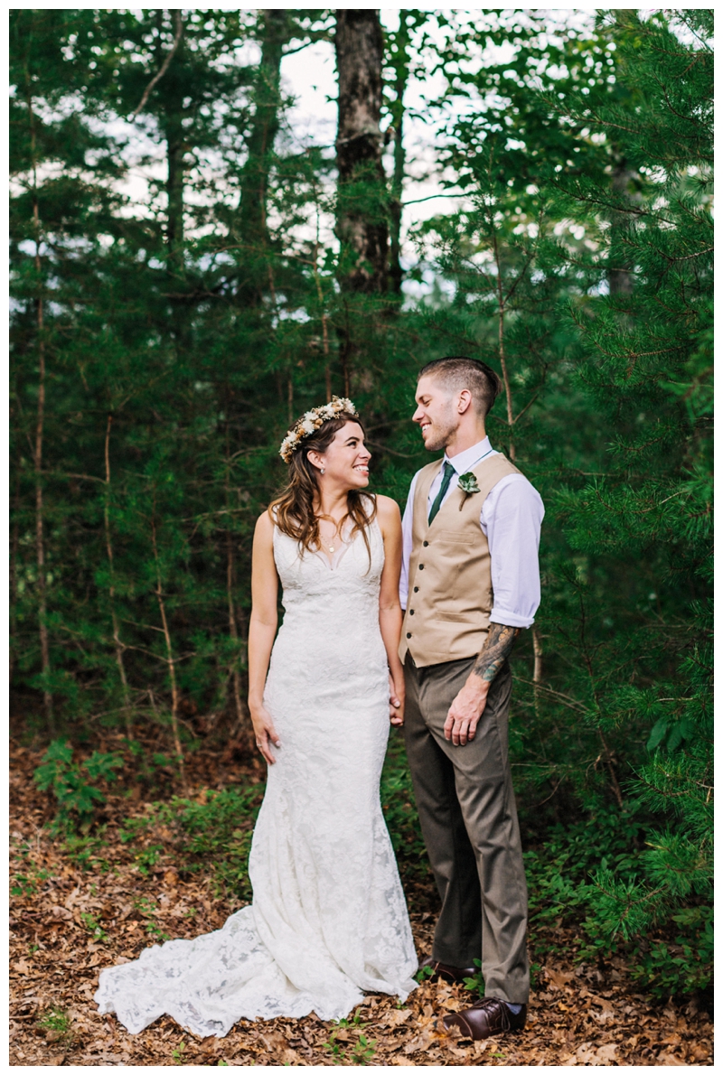 Destination_Wedding_Photographer_Mountain-Top-Cabin-Wedding_Elizabeth-and-Benjamin_Dahlonega-GA_0068.jpg