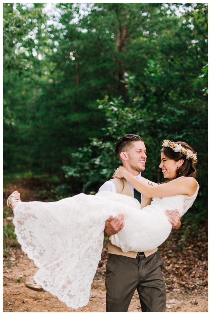 Destination_Wedding_Photographer_Mountain-Top-Cabin-Wedding_Elizabeth-and-Benjamin_Dahlonega-GA_0070.jpg