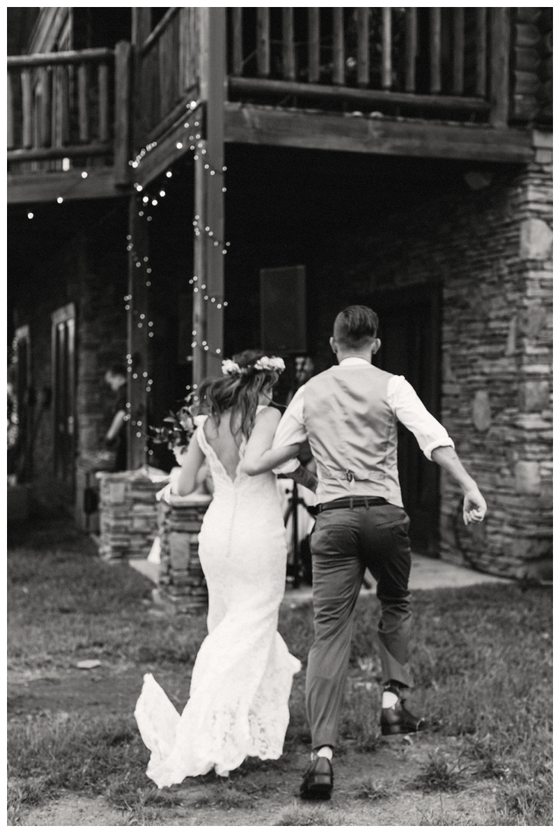 Destination_Wedding_Photographer_Mountain-Top-Cabin-Wedding_Elizabeth-and-Benjamin_Dahlonega-GA_0105.jpg