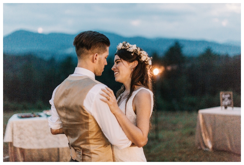 Destination_Wedding_Photographer_Mountain-Top-Cabin-Wedding_Elizabeth-and-Benjamin_Dahlonega-GA_0137.jpg