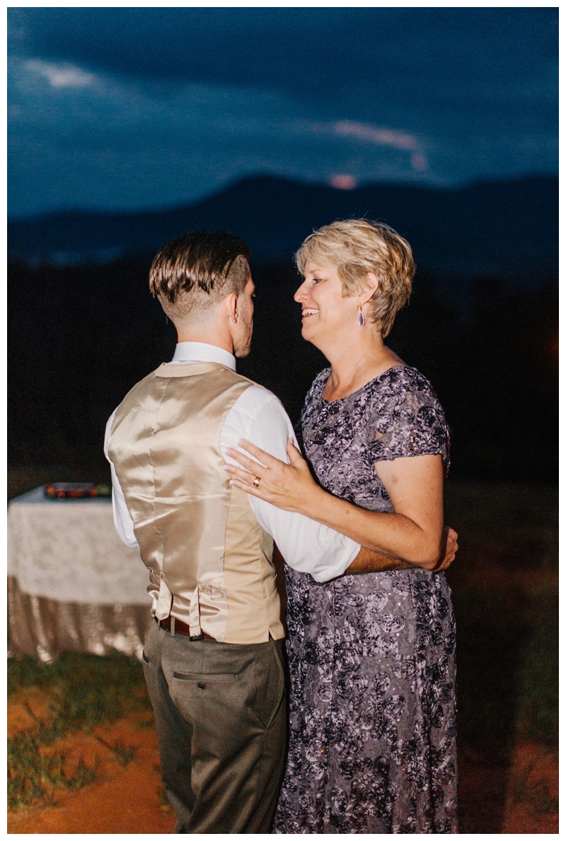 Destination_Wedding_Photographer_Mountain-Top-Cabin-Wedding_Elizabeth-and-Benjamin_Dahlonega-GA_0143.jpg