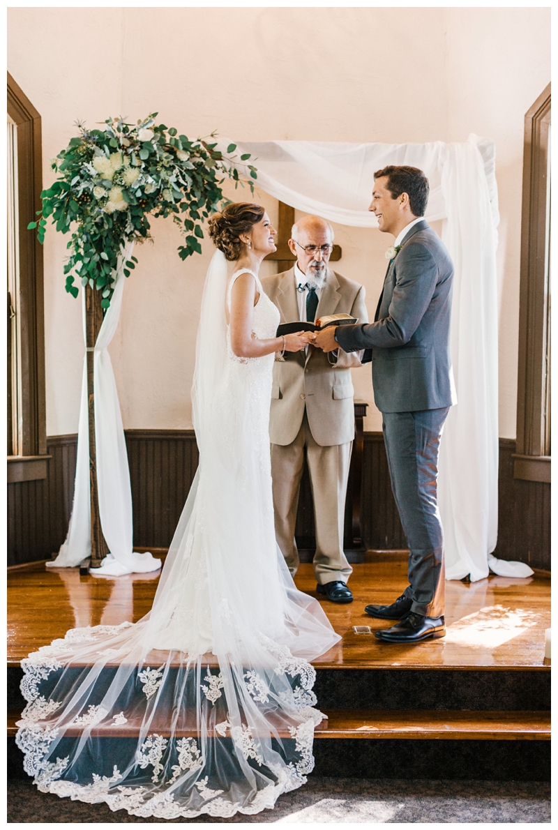 Tampa-Wedding-Photographer_St-Andrews-Chapel-and-Backyard-Reception_Savannah-and-Collin_Dunedin-FL_0091.jpg