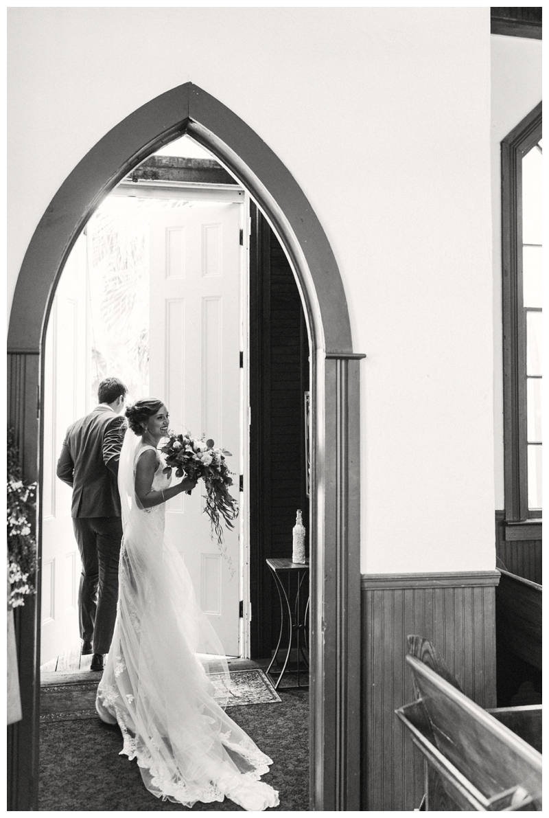 Tampa-Wedding-Photographer_St-Andrews-Chapel-and-Backyard-Reception_Savannah-and-Collin_Dunedin-FL_0098.jpg