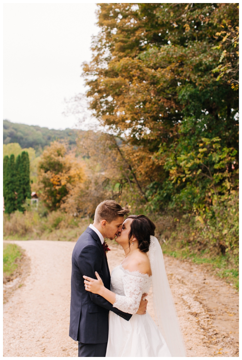 North-Carolina-Wedding-Photographer_Mariah-and-Zach_Appalacian-Hillside-Wedding_0068.jpg