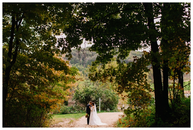 North-Carolina-Wedding-Photographer_Mariah-and-Zach_Appalacian-Hillside-Wedding_0074.jpg