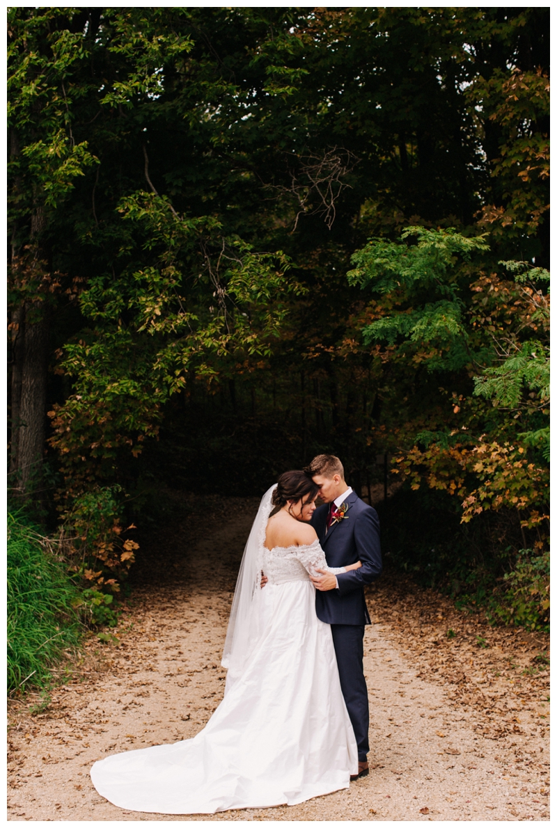 North-Carolina-Wedding-Photographer_Mariah-and-Zach_Appalacian-Hillside-Wedding_0078.jpg