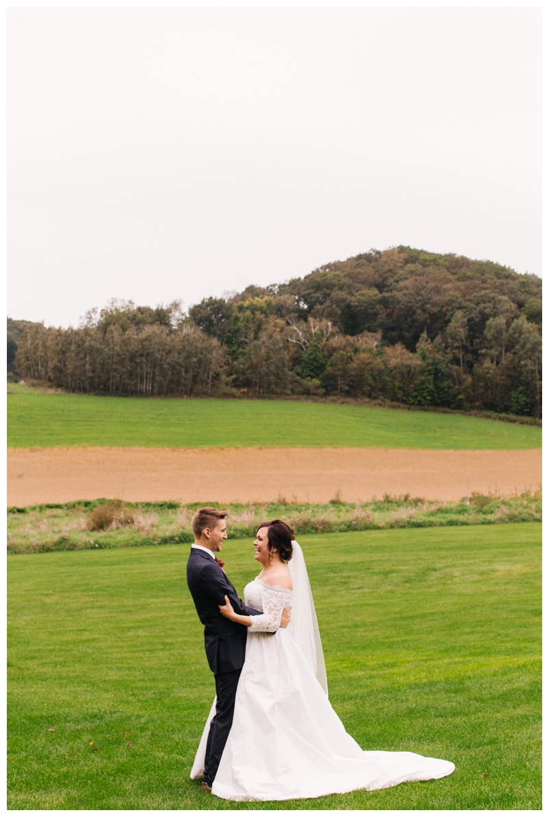 North-Carolina-Wedding-Photographer_Mariah-and-Zach_Appalacian-Hillside-Wedding_0081.jpg