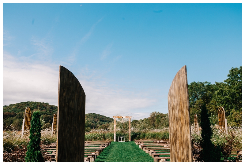 North-Carolina-Wedding-Photographer_Mariah-and-Zach_Appalacian-Hillside-Wedding_0095.jpg