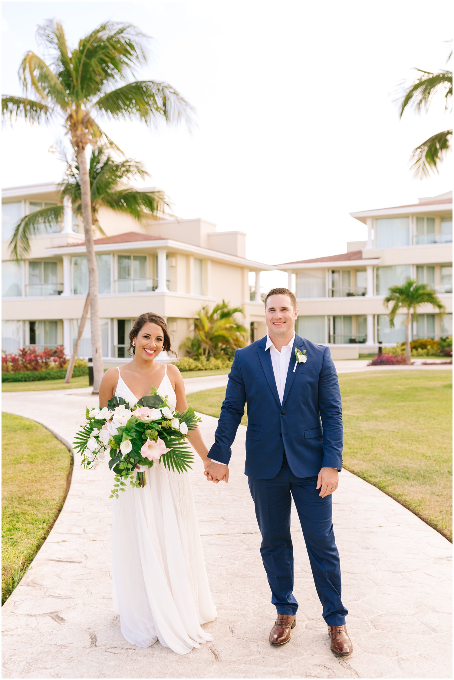 Destination-Wedding-Photographer_Destination-Wedding-at-Moon-Palace-Resort_Taylor-and-Derek_Cancun-Mexico_0080.jpg