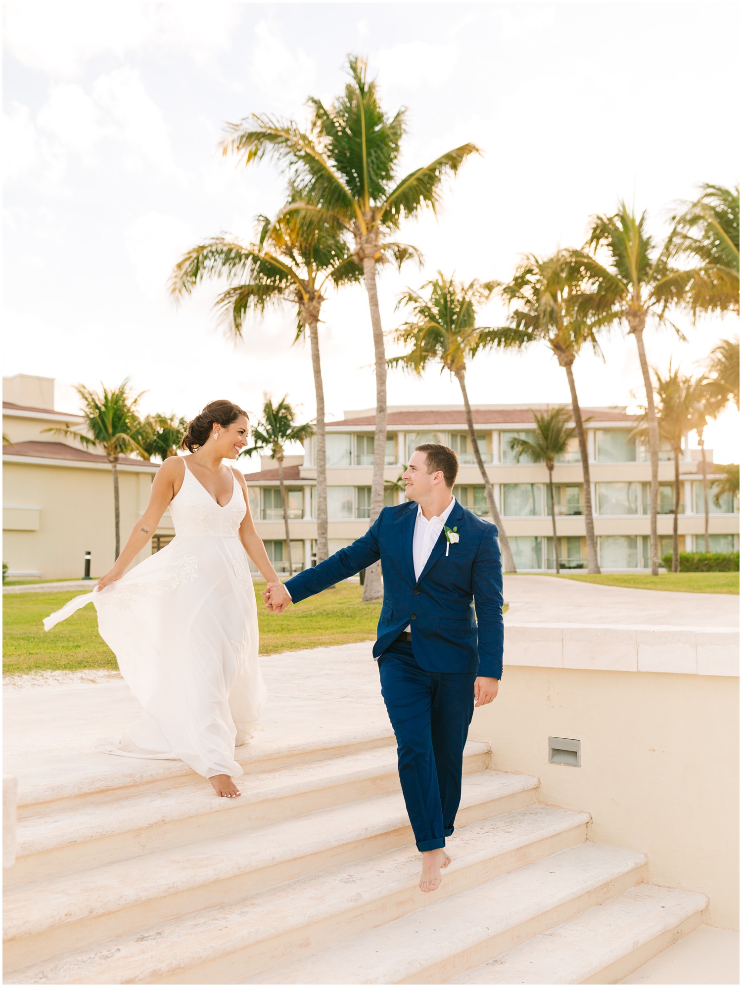 Destination-Wedding-Photographer_Destination-Wedding-at-Moon-Palace-Resort_Taylor-and-Derek_Cancun-Mexico_0100.jpg