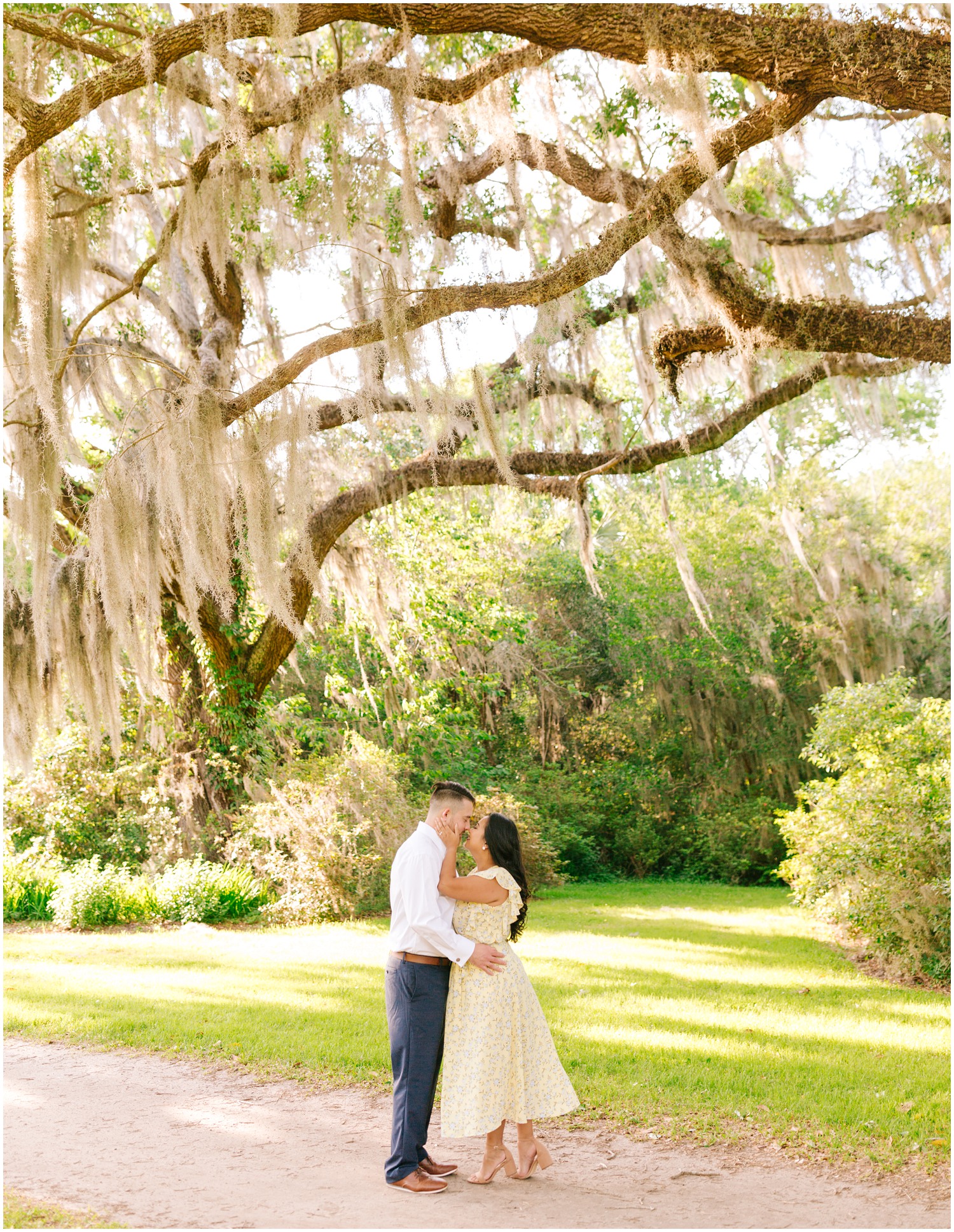Destination-Wedding-Photographer_Magnolia-Plantation-Engagement-Session_Jess-and-Justin_Charleston-South-Carolina_0015.jpg