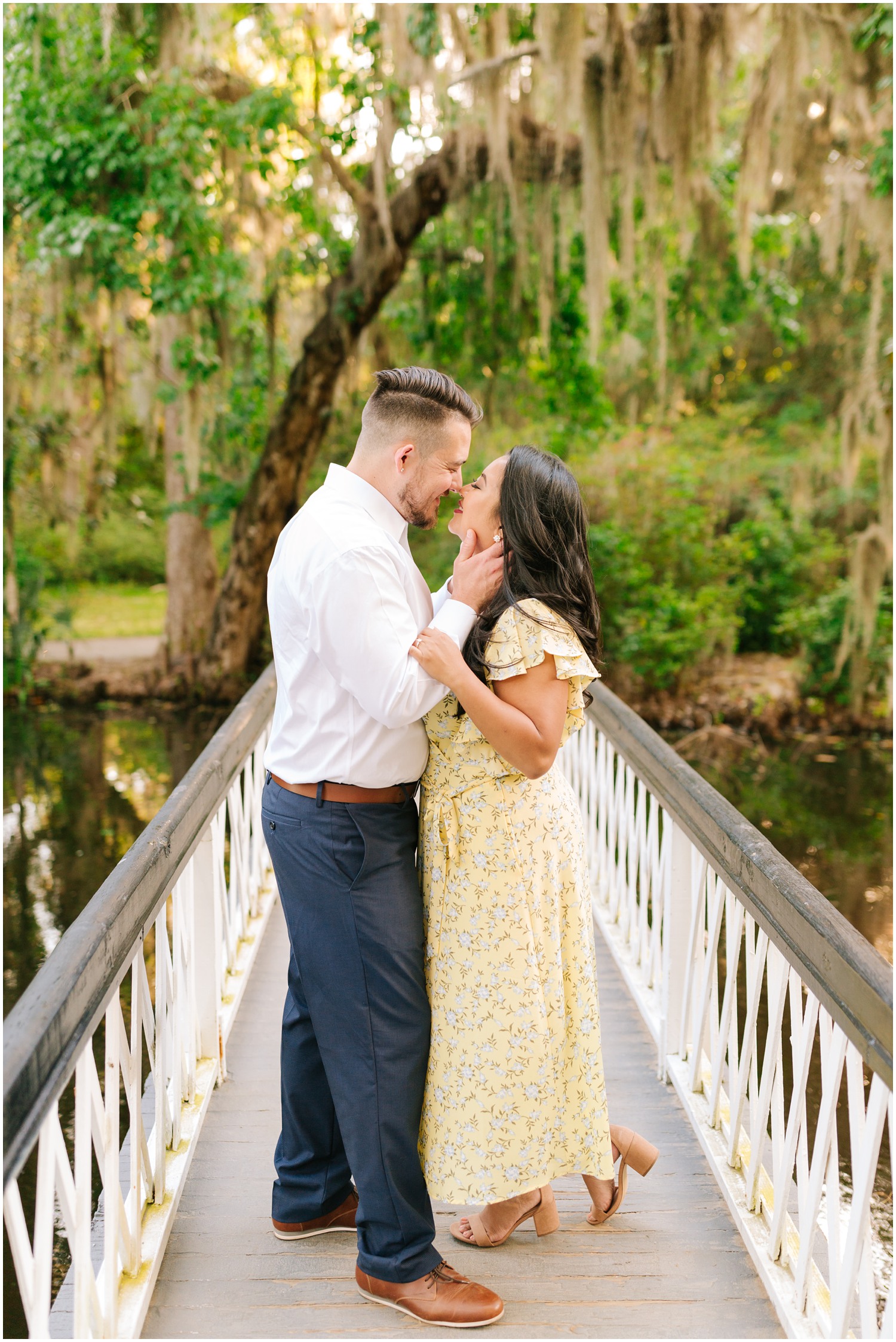 Destination-Wedding-Photographer_Magnolia-Plantation-Engagement-Session_Jess-and-Justin_Charleston-South-Carolina_0027.jpg
