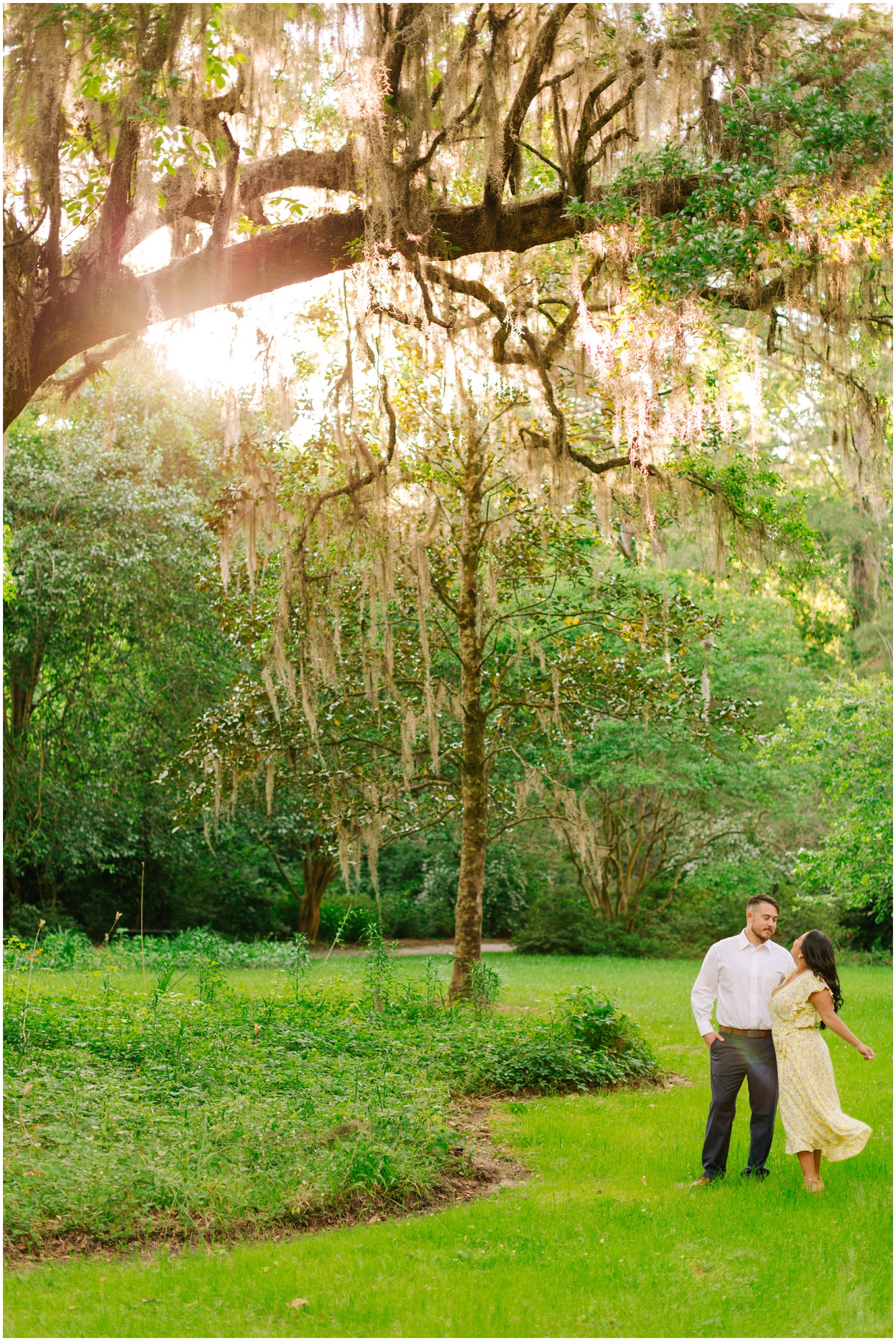 Destination-Wedding-Photographer_Magnolia-Plantation-Engagement-Session_Jess-and-Justin_Charleston-South-Carolina_0031.jpg