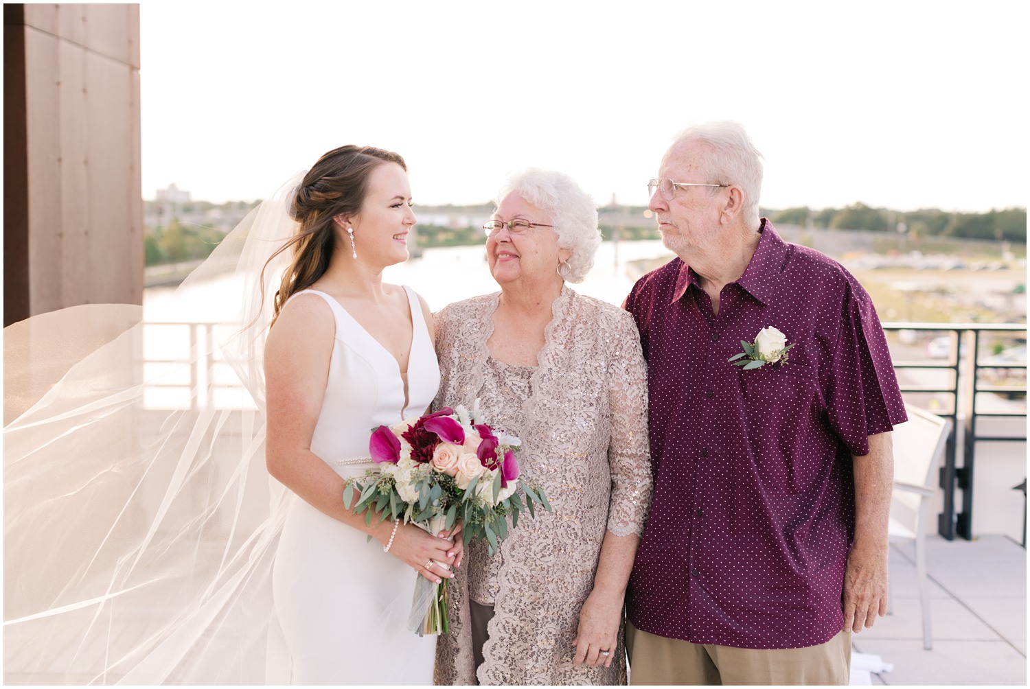 Tampa-Wedding-Photographer_Rooftop-220-Wedding_Kelsie-and-Victor_Tampa-FL_0059.jpg