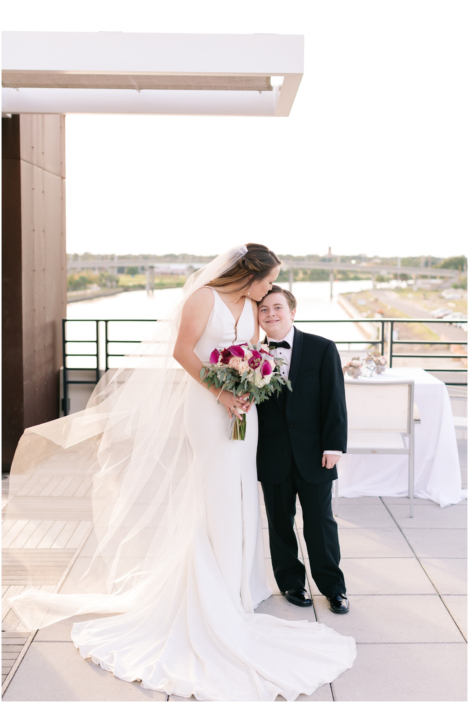 Tampa-Wedding-Photographer_Rooftop-220-Wedding_Kelsie-and-Victor_Tampa-FL_0060.jpg