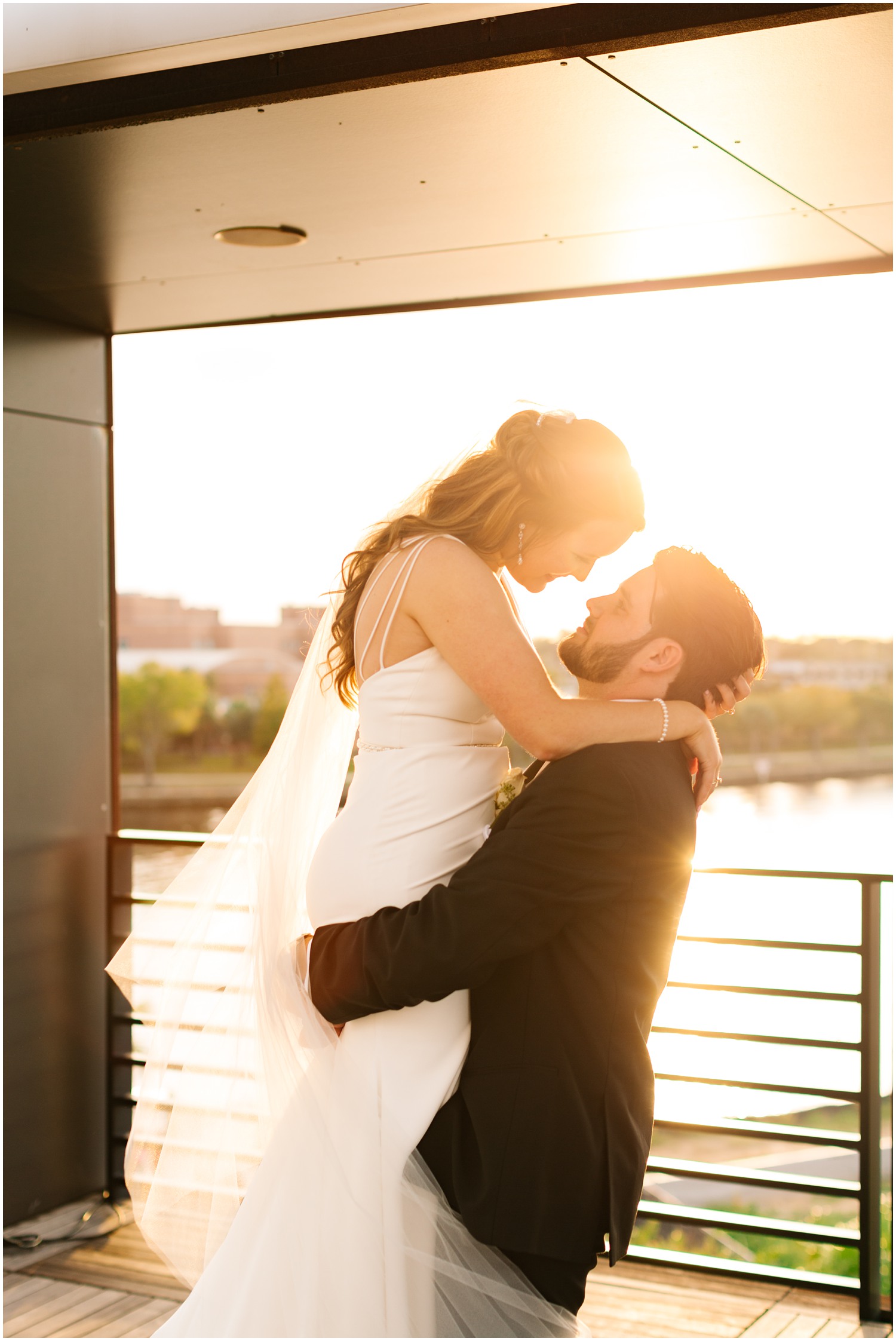 Tampa-Wedding-Photographer_Rooftop-220-Wedding_Kelsie-and-Victor_Tampa-FL_0073.jpg