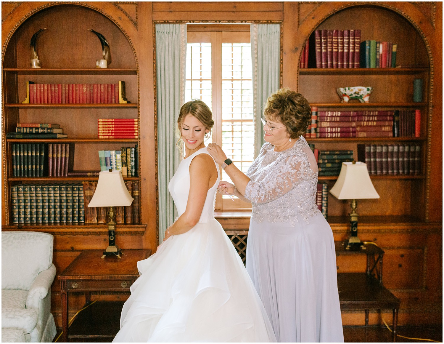 wedding day preparations with bride and mother at Graylyn Estate