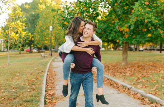 richmond wedding photgapher captures candid photos of a couple during their engagement session