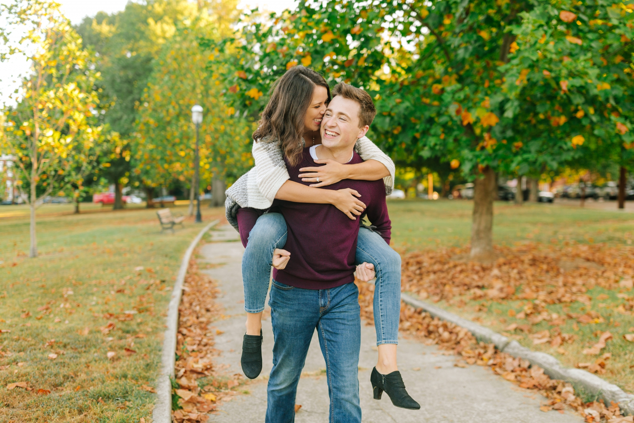 richmond wedding photgapher captures candid photos of a couple during their engagement session