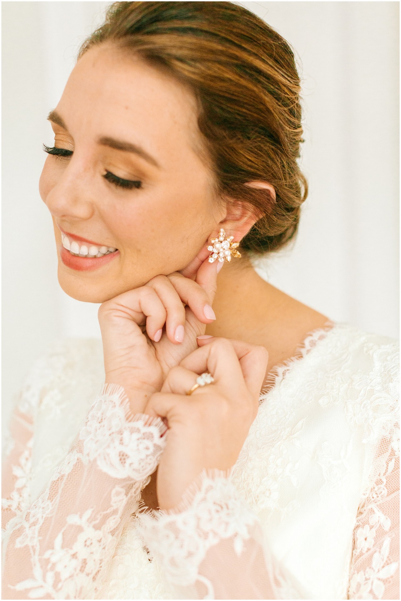 classic bridal portrait in NC photographed by Chelsea Renay Photography
