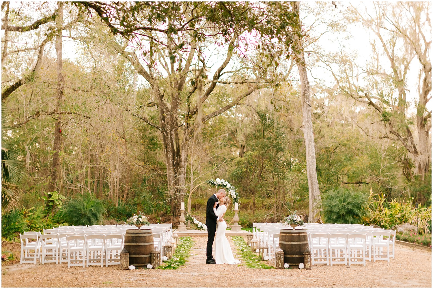 Tampa-Wedding-Photographer_Kathleens-Garden-Outdoor-Wedding_Paisleigh-and-Tyler_Plant-City-FL_0083.jpg