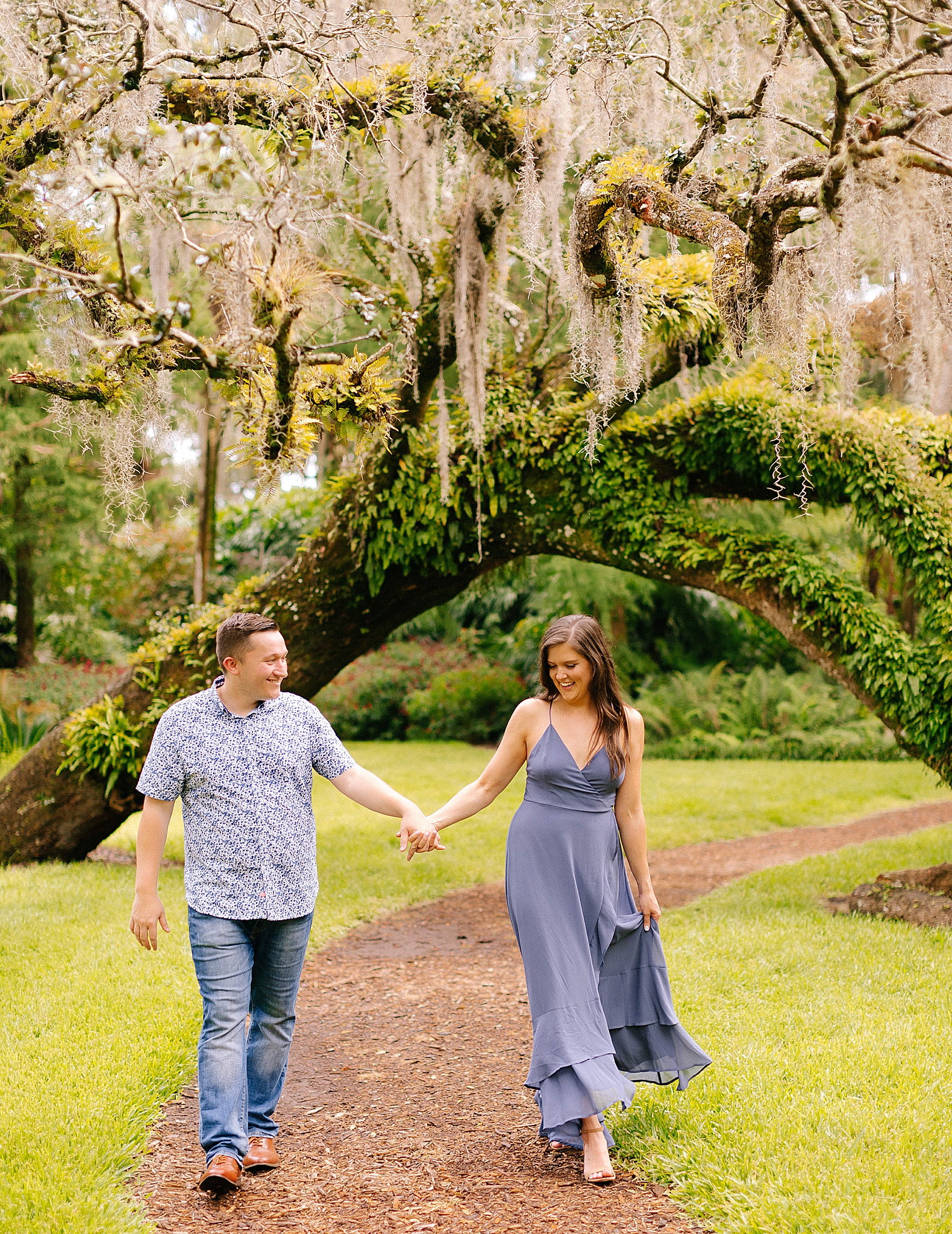 Bok Tower engagement portraits in the summer