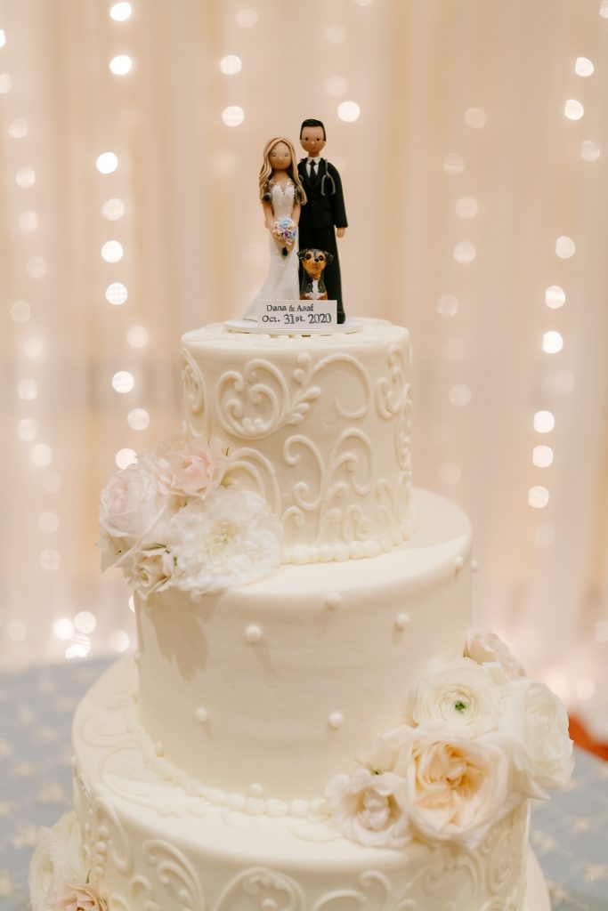 tiered wedding cake for Alabama reception